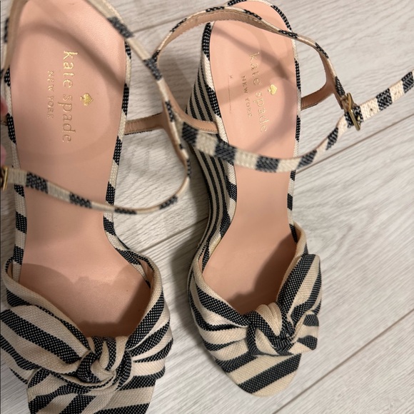 NEVER BEEN WORN Kate Spade Janae Wedges - Picture 3 of 6